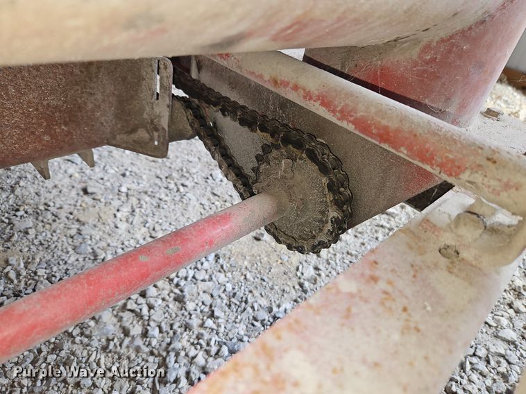 image for item LM9217 Massey Ferguson 15  feed grinder/mixer