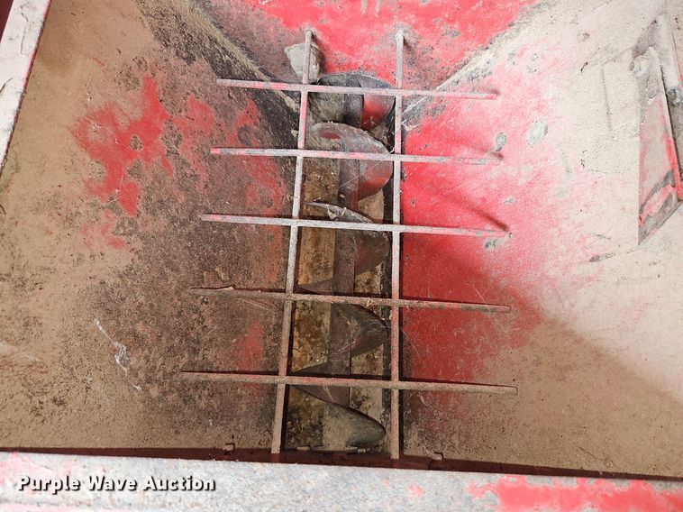 image for item LM9217 Massey Ferguson 15  feed grinder/mixer