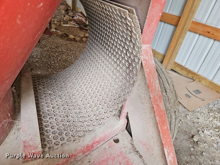 image for item LM9217 Massey Ferguson 15  feed grinder/mixer