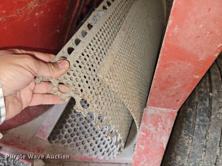 image for item LM9217 Massey Ferguson 15  feed grinder/mixer