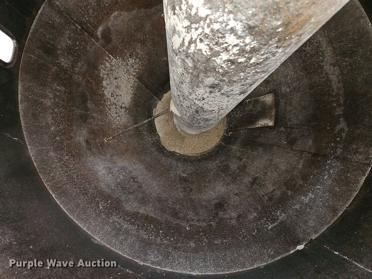 image for item LM9217 Massey Ferguson 15  feed grinder/mixer