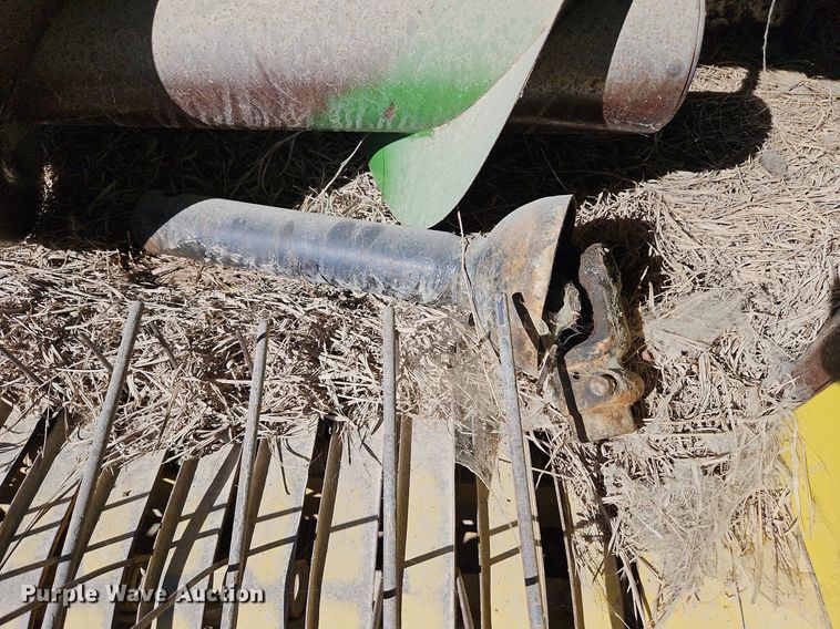 image for item LM9226 John Deere 346  small square baler