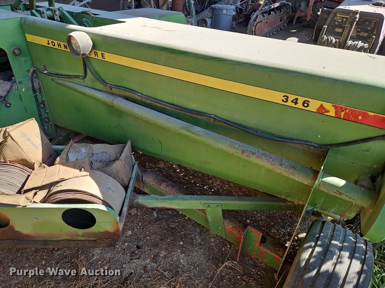 image for item LM9226 John Deere 346  small square baler