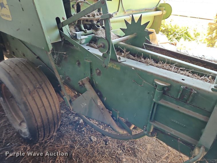 image for item LM9226 John Deere 346  small square baler