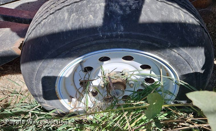 image for item LM9226 John Deere 346  small square baler