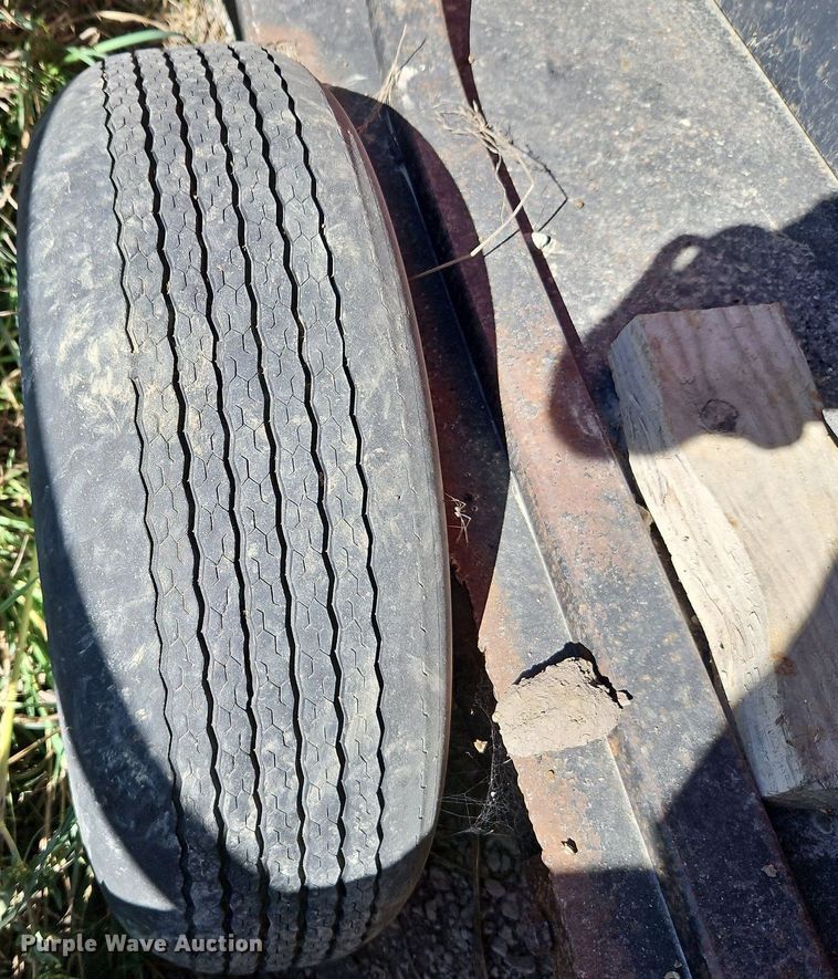 image for item LM9226 John Deere 346  small square baler