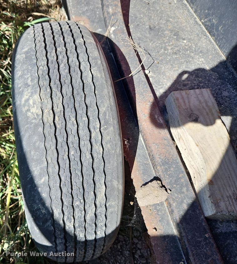 image for item LM9226 John Deere 346  small square baler