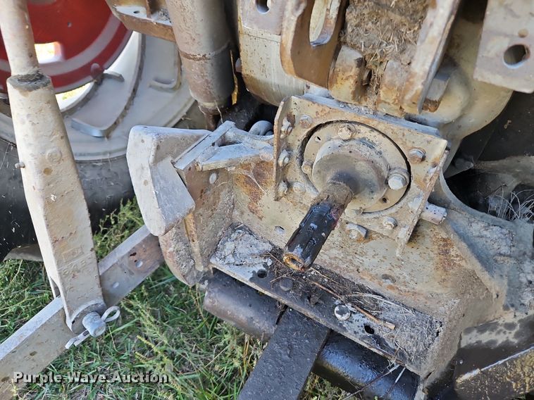 image for item LM9230 Massey Ferguson 1105  tractor