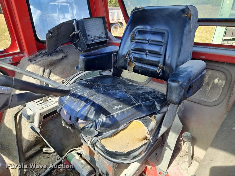 image for item LM9230 Massey Ferguson 1105  tractor