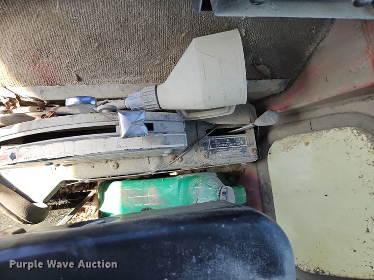 image for item LM9230 Massey Ferguson 1105  tractor