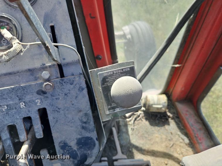 image for item LM9230 Massey Ferguson 1105  tractor