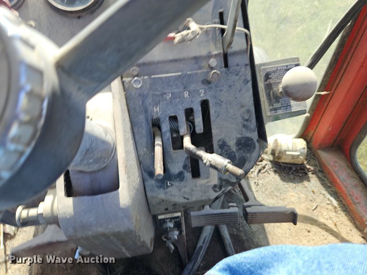 image for item LM9230 Massey Ferguson 1105  tractor