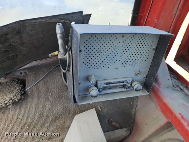 image for item LM9230 Massey Ferguson 1105  tractor