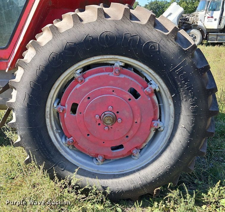 image for item LM9230 Massey Ferguson 1105  tractor
