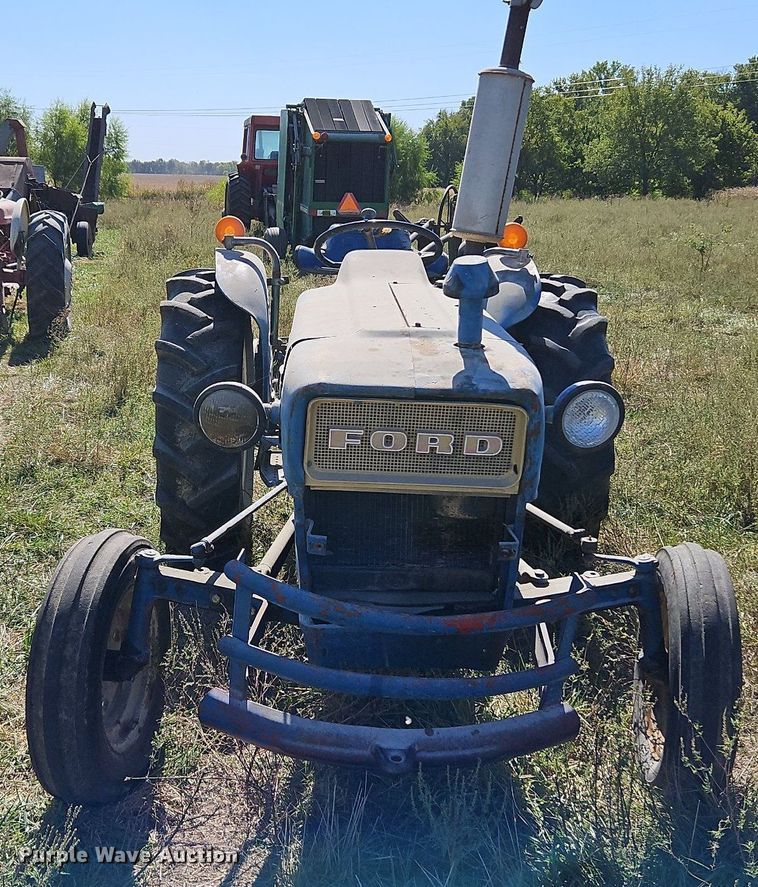 image for item LM9231 Ford 2000  tractor