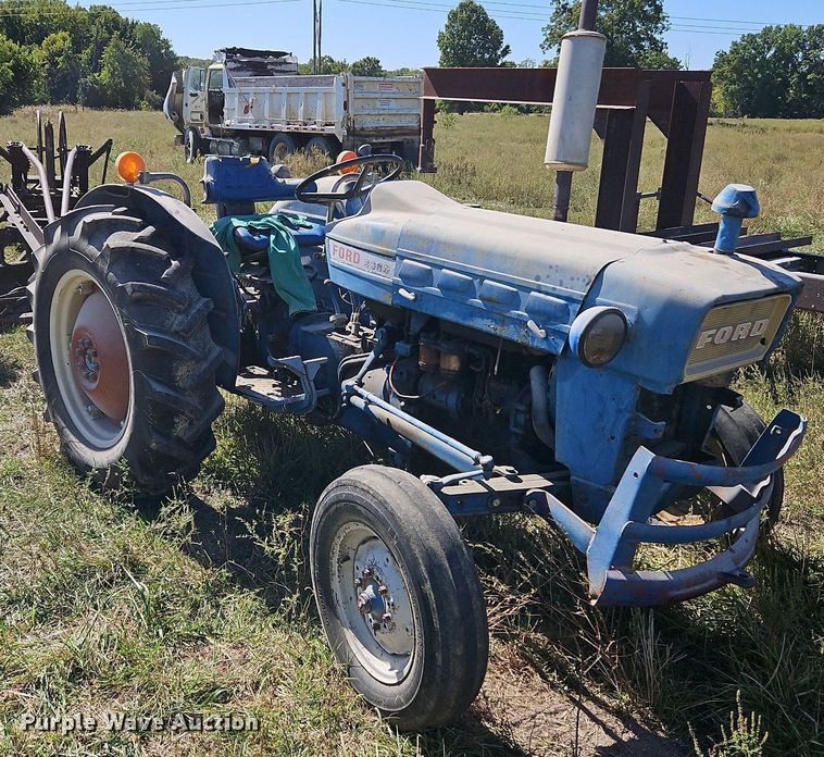 image for item LM9231 Ford 2000  tractor