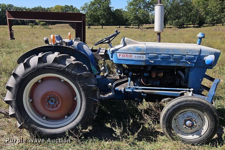 image for item LM9231 Ford 2000  tractor