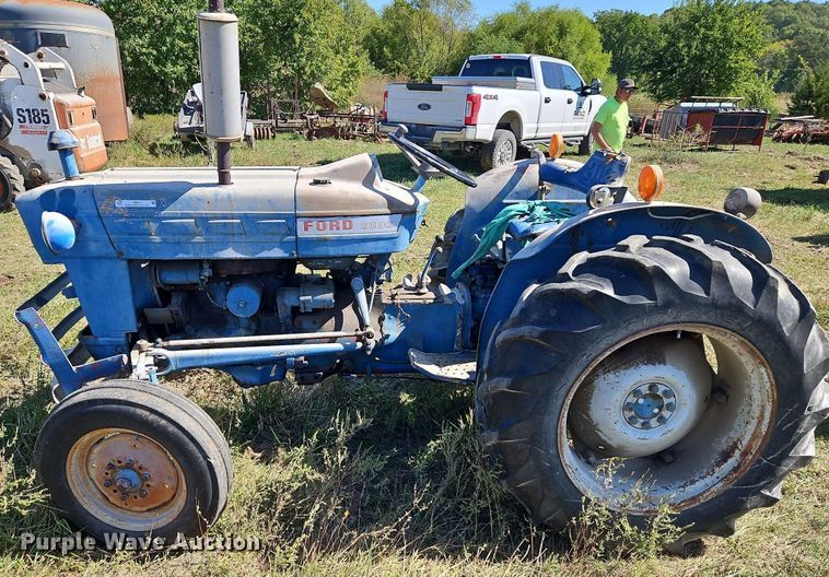 image for item LM9231 Ford 2000  tractor