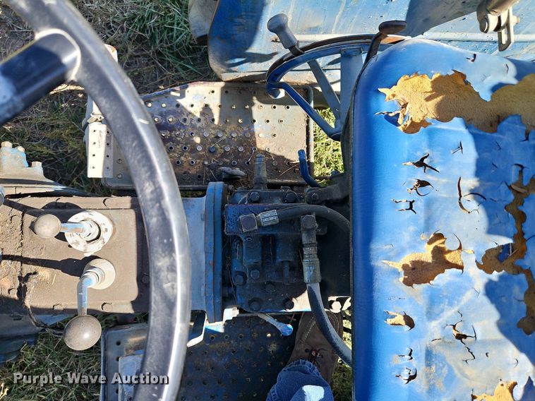 image for item LM9231 Ford 2000  tractor