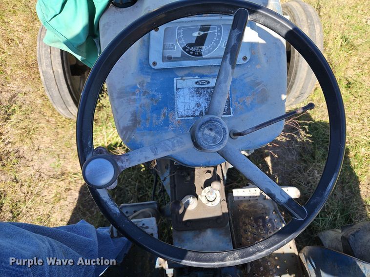 image for item LM9231 Ford 2000  tractor