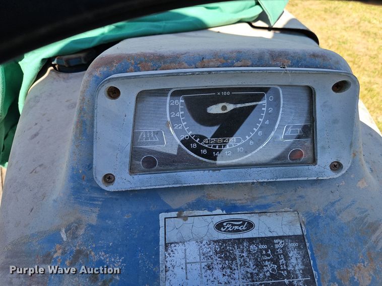 image for item LM9231 Ford 2000  tractor