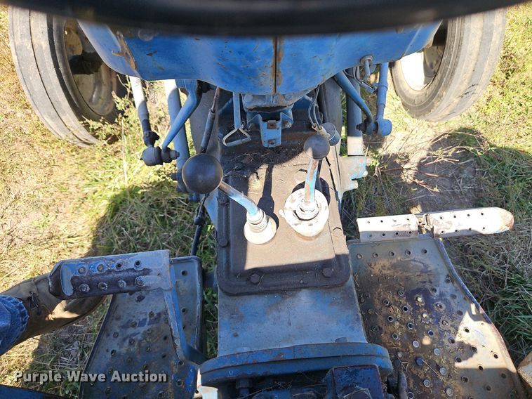 image for item LM9231 Ford 2000  tractor