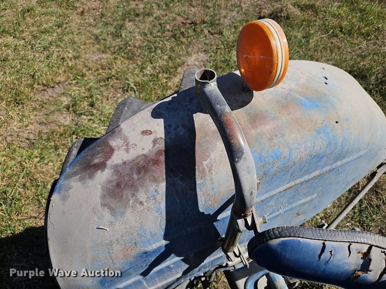 image for item LM9231 Ford 2000  tractor