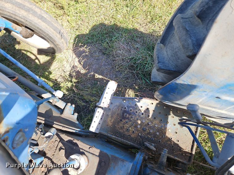 image for item LM9231 Ford 2000  tractor