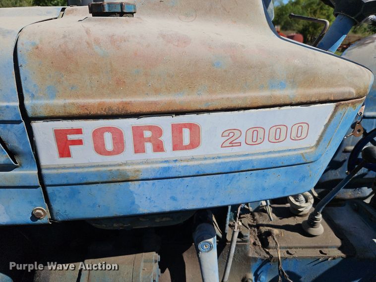 image for item LM9231 Ford 2000  tractor