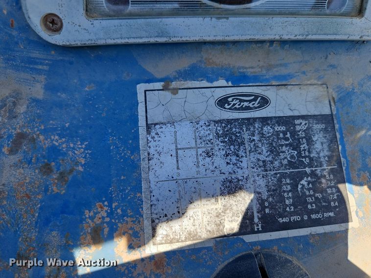 image for item LM9231 Ford 2000  tractor