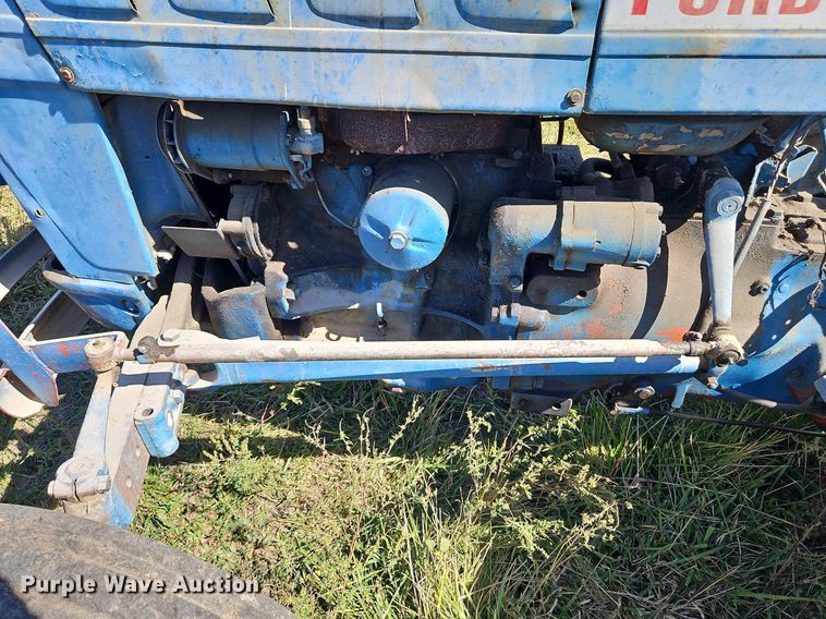 image for item LM9231 Ford 2000  tractor