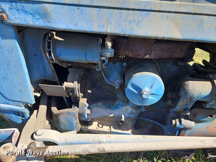 image for item LM9231 Ford 2000  tractor