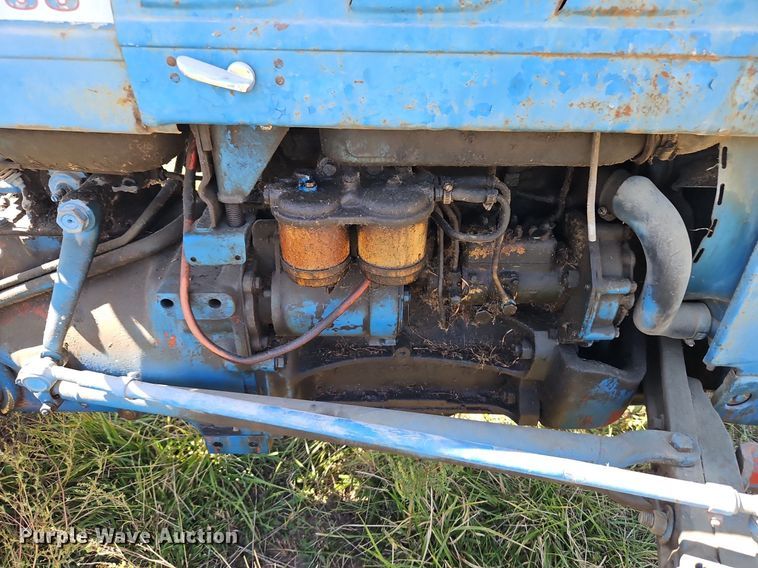 image for item LM9231 Ford 2000  tractor