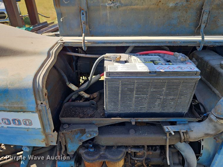 image for item LM9231 Ford 2000  tractor