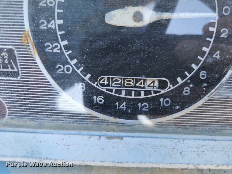 image for item LM9231 Ford 2000  tractor