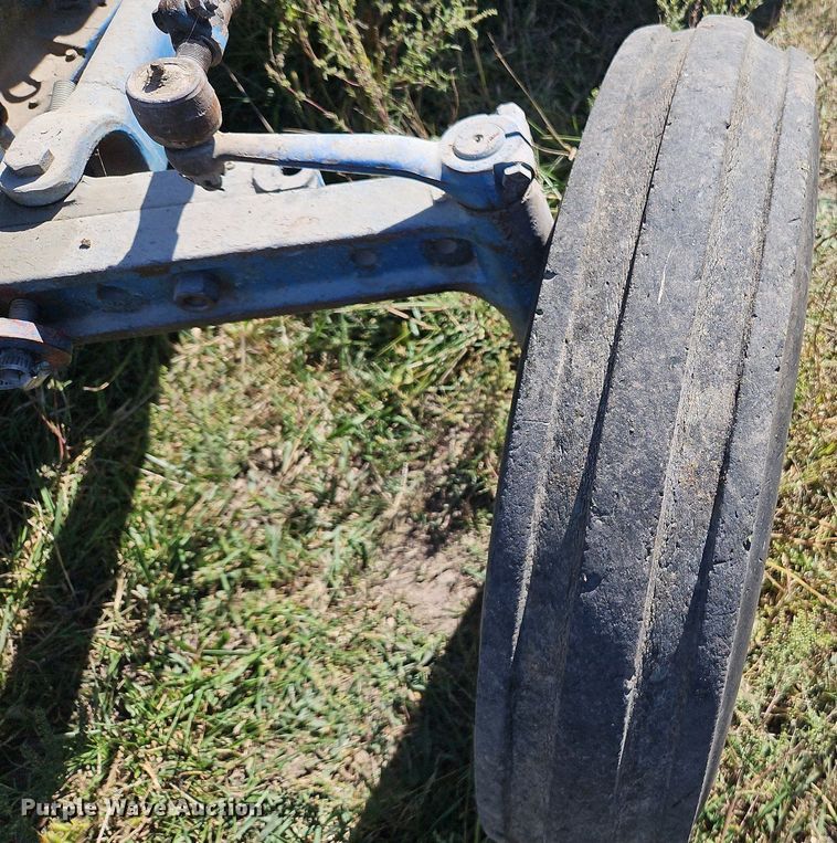 image for item LM9231 Ford 2000  tractor