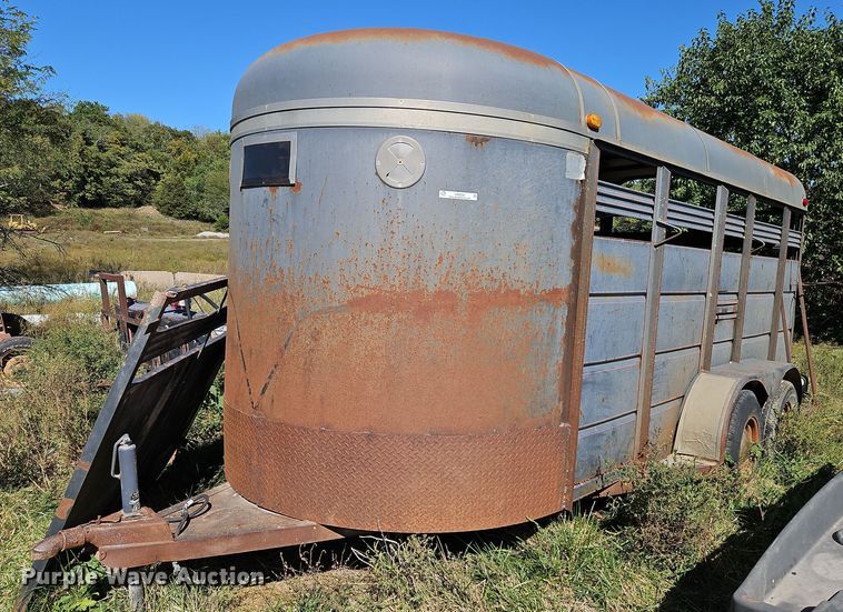 image for item LM9232 1990 Ponderosa  livestock trailer