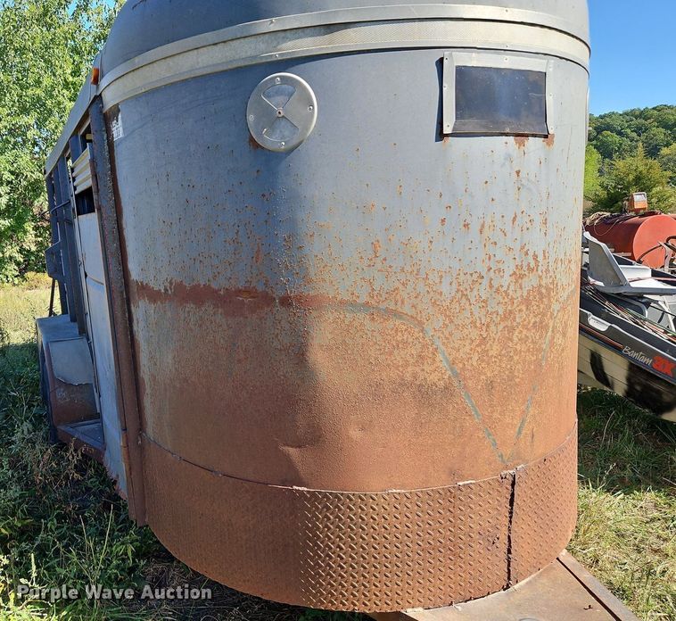 image for item LM9232 1990 Ponderosa  livestock trailer
