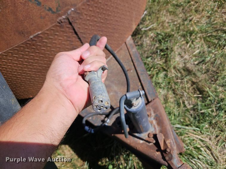 image for item LM9232 1990 Ponderosa  livestock trailer
