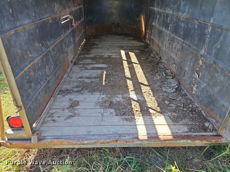 image for item LM9232 1990 Ponderosa  livestock trailer