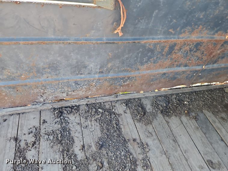 image for item LM9232 1990 Ponderosa  livestock trailer