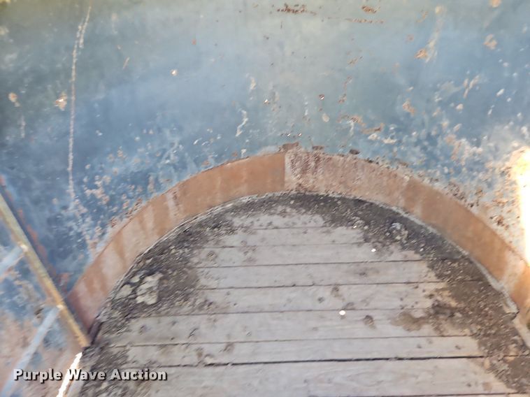 image for item LM9232 1990 Ponderosa  livestock trailer