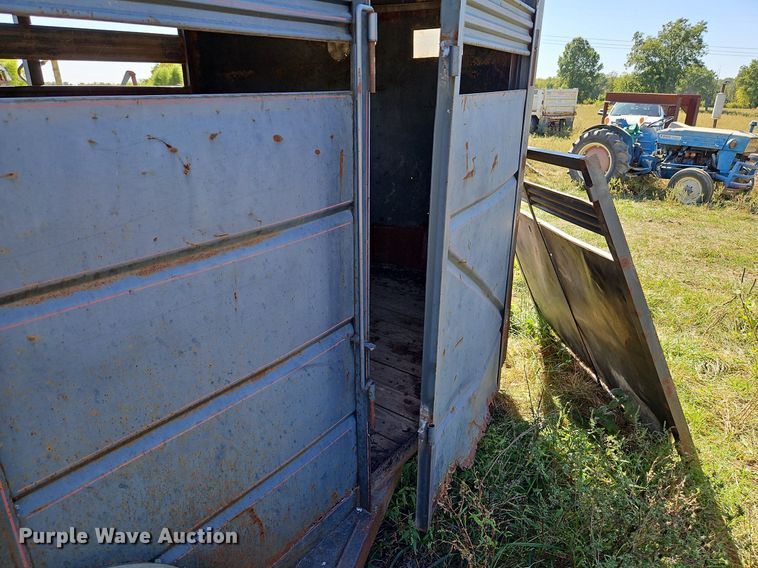 image for item LM9232 1990 Ponderosa  livestock trailer