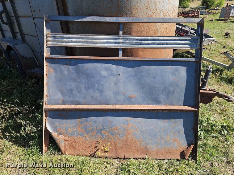 image for item LM9232 1990 Ponderosa  livestock trailer