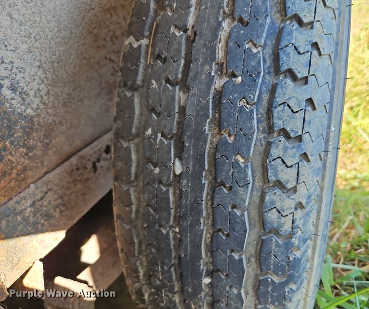 image for item LM9232 1990 Ponderosa  livestock trailer