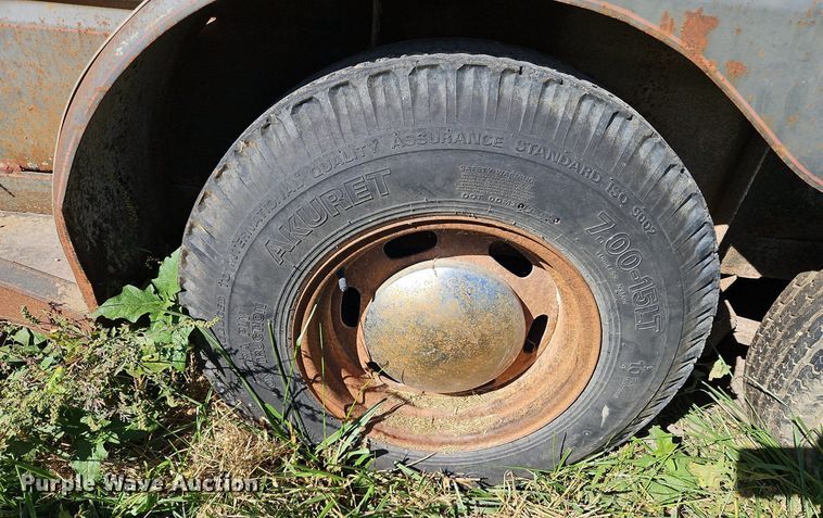 image for item LM9232 1990 Ponderosa  livestock trailer