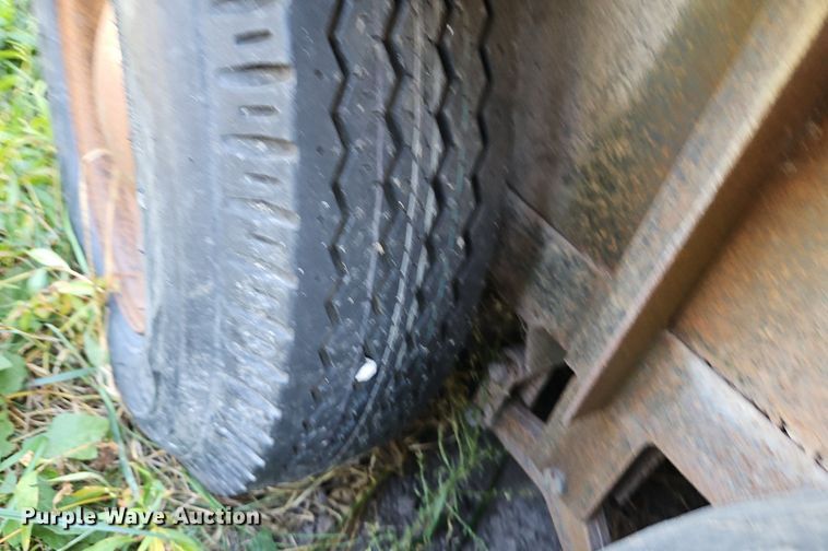 image for item LM9232 1990 Ponderosa  livestock trailer