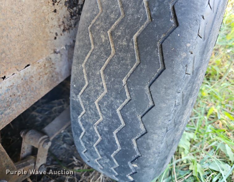 image for item LM9232 1990 Ponderosa  livestock trailer