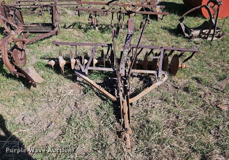 image for item LM9235 Tillage equipment