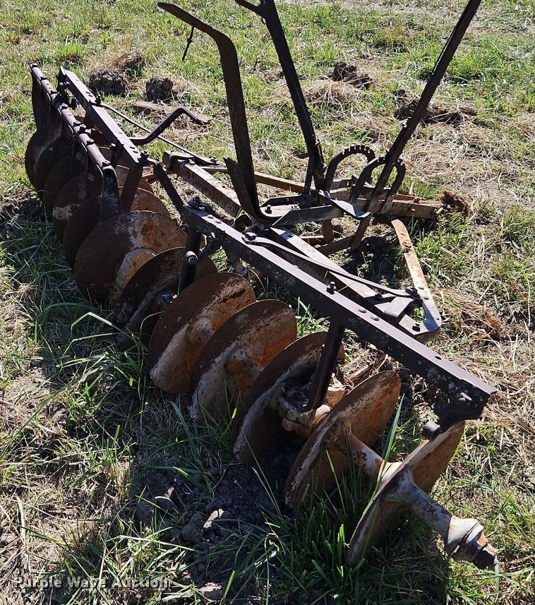 image for item LM9235 Tillage equipment